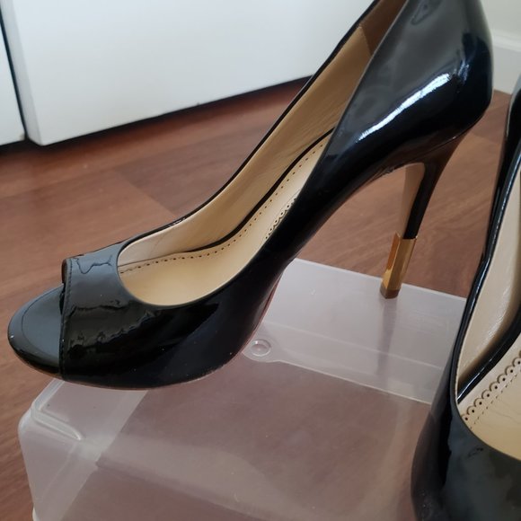 Pour La Victoire Black Peep Toe Patent Leather Heels - Picture 2 of 5